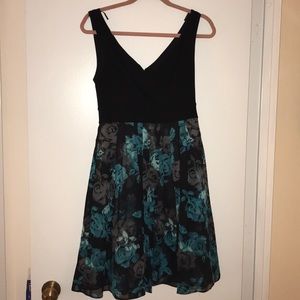 Black/gray/aqua WHBM dress with floral print skirt